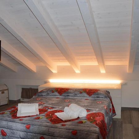 White Suite - Jacuzzi, Swimming Pool & Lake View ليتْسّينو المظهر الخارجي الصورة