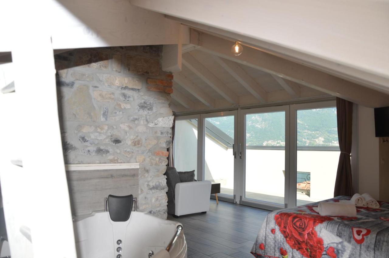 White Suite - Jacuzzi, Swimming Pool & Lake View ليتْسّينو المظهر الخارجي الصورة