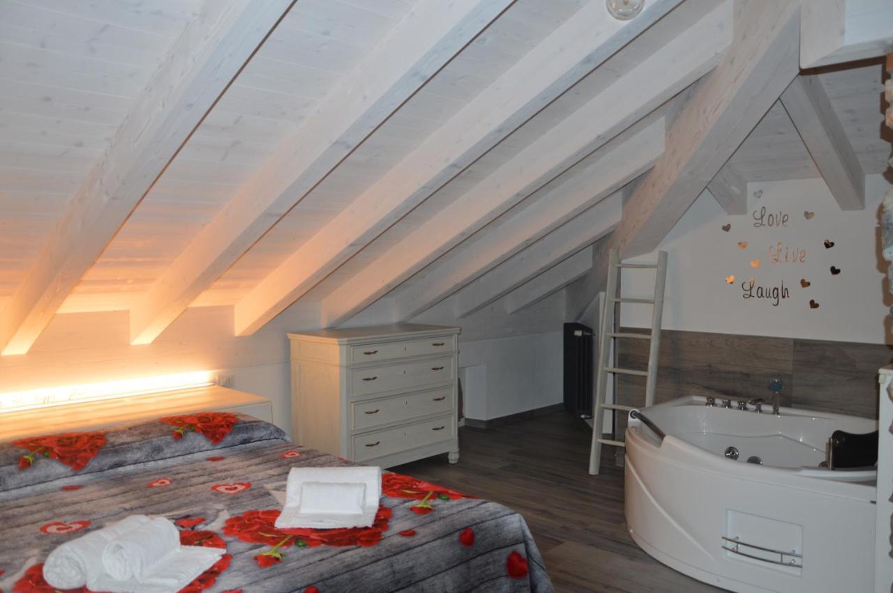 White Suite - Jacuzzi, Swimming Pool & Lake View ليتْسّينو المظهر الخارجي الصورة